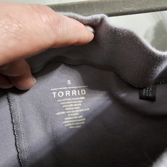 Torrid Crop Comfort Waist Premium Legging - Picture 5 of 7